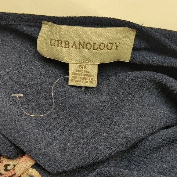 Urbanology Navy Blue and  Floral Lightweight 3/4 Sleeve Dress Woman's Small - Picture 7 of 8